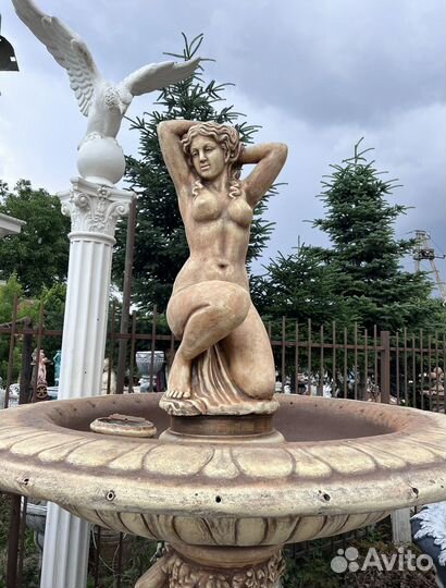 Фонтан Девушка Купальщица