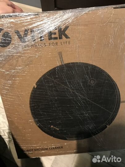Продам новый робот-пылесос vitek VT-1808