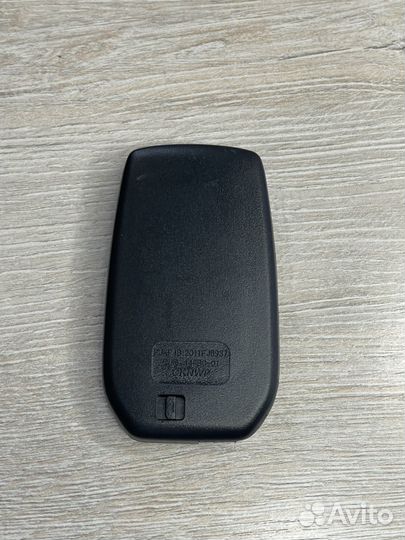 Ключ зажигания Toyota LC 200