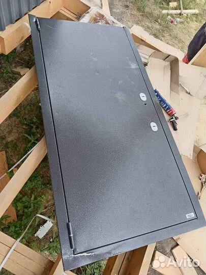 Двери входные металлические б у