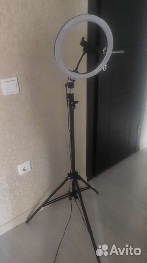 Кольцевая лампа со штативом новая