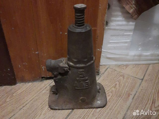 Домкраты гидравлический и винтовой