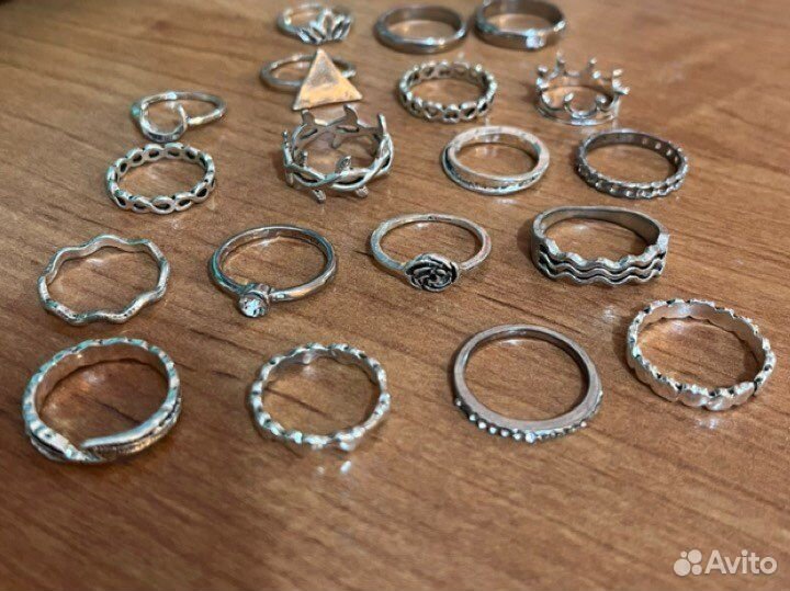 Кольца (бижутерия)