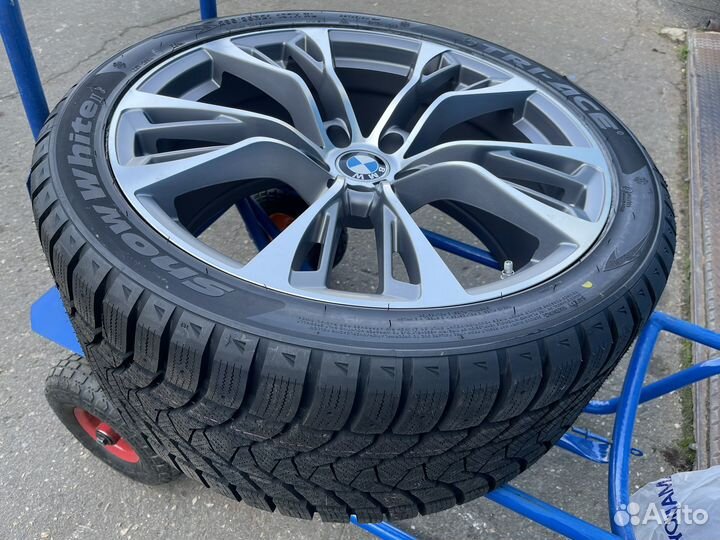 Tri Ace Snow White II 295/35 R21 107H