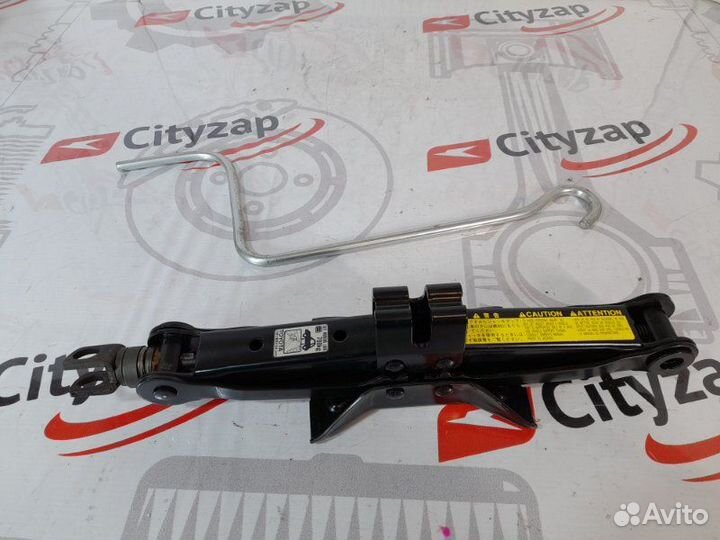 Домкрат Toyota Vitz NCP15 2NZ-FE 2001-2005
