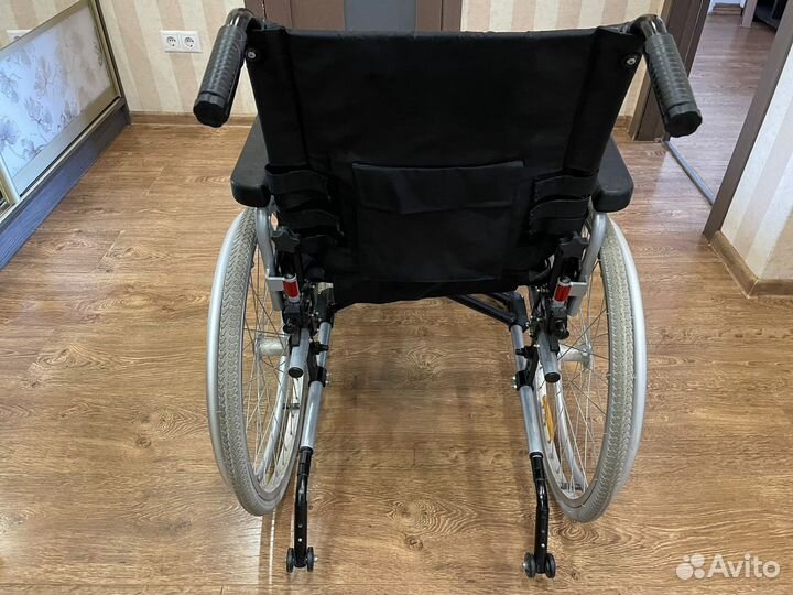 Инвалидная коляска