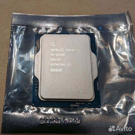 Intel Core i5-12500, UHD 770 Graphics