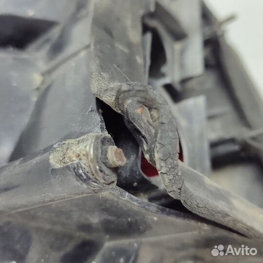 Фонарь задний задний левый Kia Sportage 2006