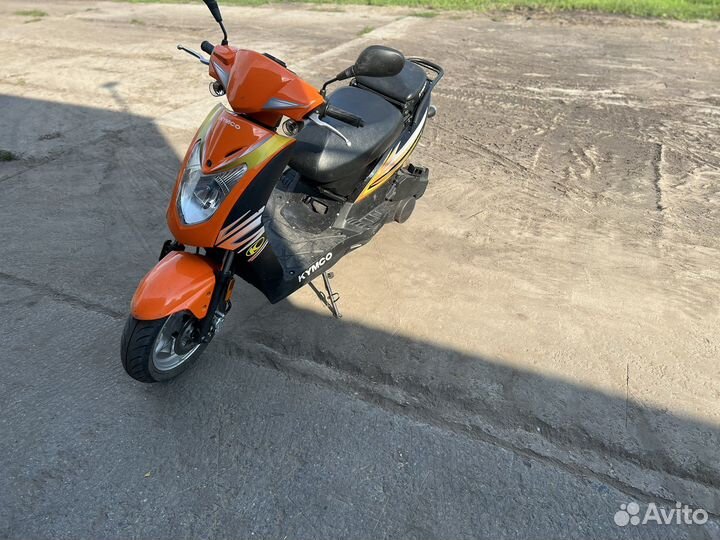 Продам скутер (мопед)