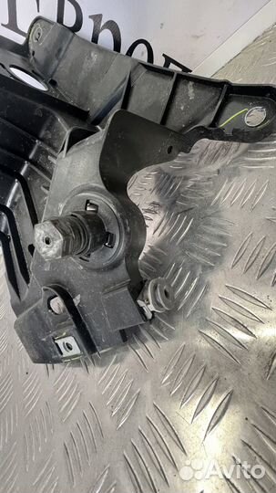 Кронштейн (крепление) крыла правый бмв BMW F15 F16