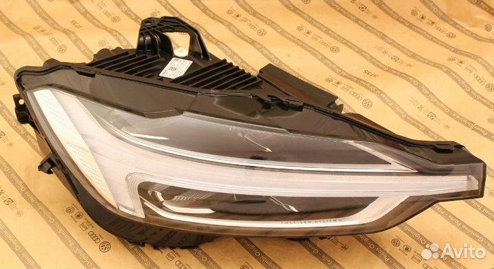 Фара правая volvo XC60 2 II 17+ full LED