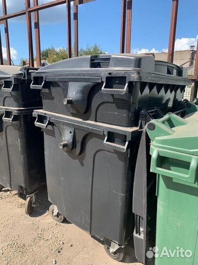 Мусорные контейнеры, баки