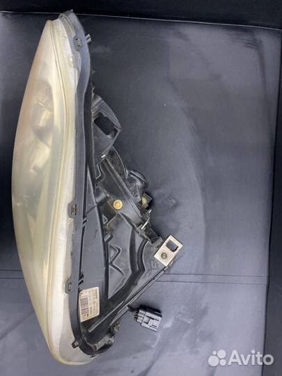 Фара передняя правая Volvo Xc60