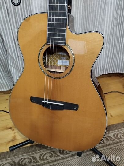 Классическая гитара с подключением