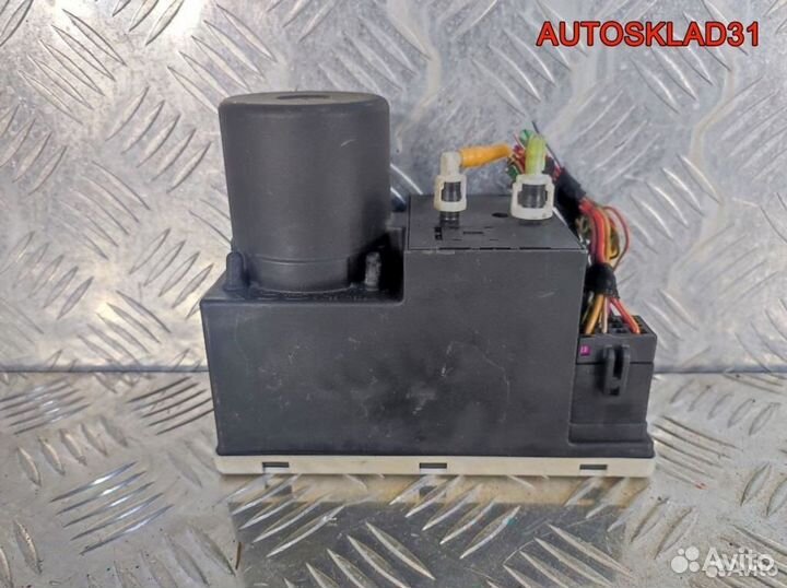 Компрессор центрального замка Audi A8 8L0862257A