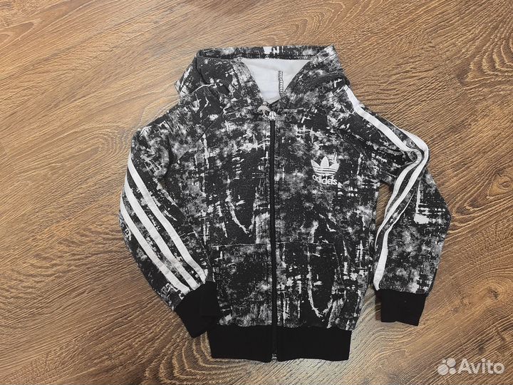 Спортивный костюм на мальчика 1.5-2 года