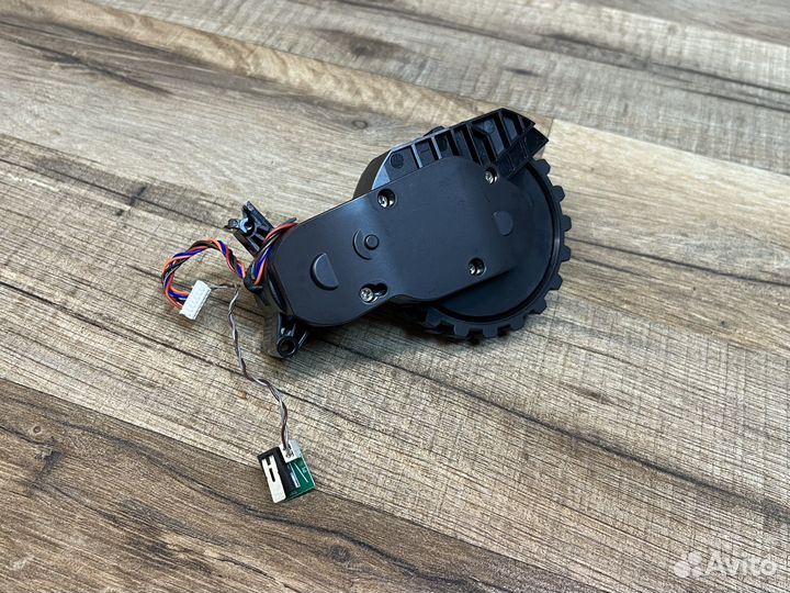 Колесо (L) левое Xiaomi Dreame D9/D9 Pro/D9 Max