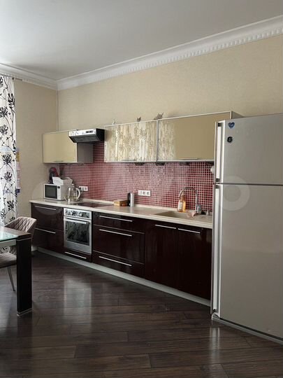 4-к. квартира, 122,8 м², 3/7 эт.