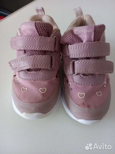 Кроссовки котофей 23