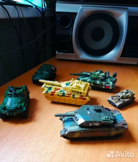 Игрушечные танки