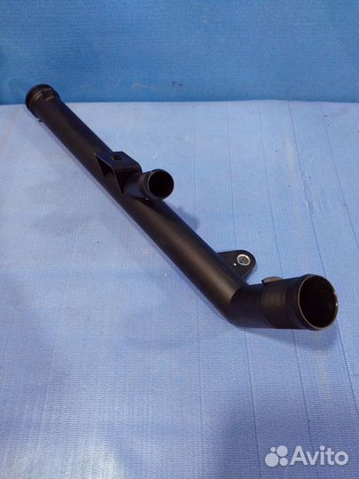Патрубок на блоке Renault logan 2