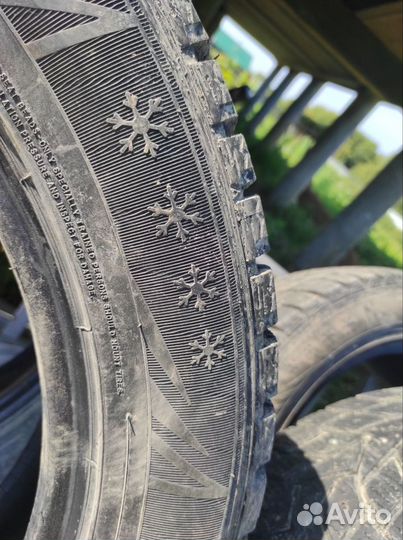 Dunlop Grandtrek Ice 02 235/55 R18 104T