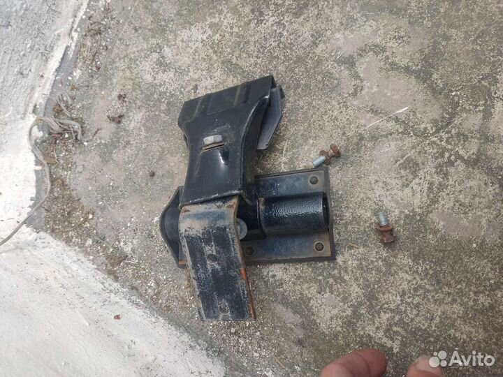 Универсальное крепление на крышу