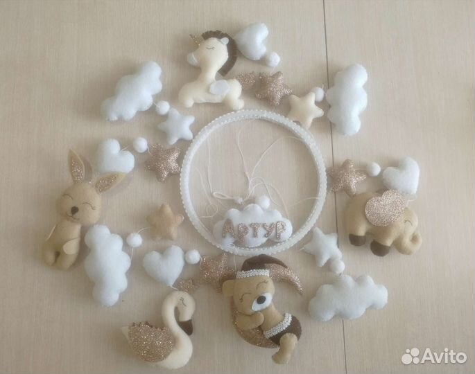 Мобиль из фетра ручной работы