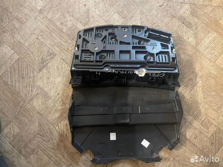 Панель приборов Opel Astra H L48 Z18XER 2008