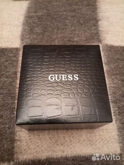 Часы Guess женские