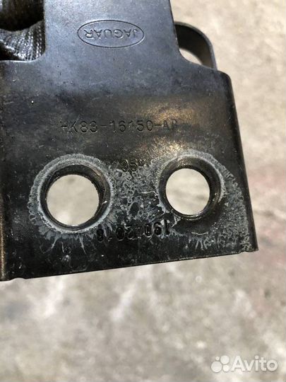 Кронштейн крыла Jaguar F-Pace X761