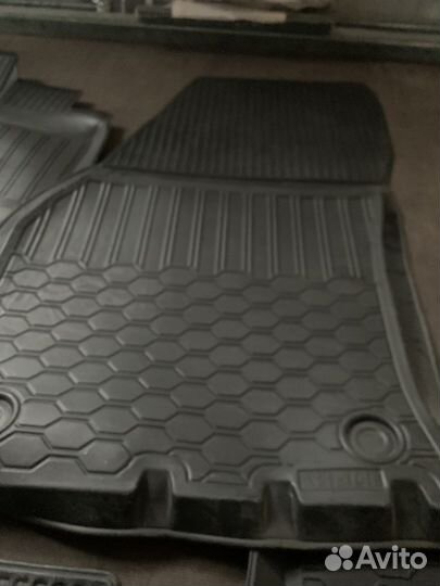 Резиновые коврики новые для тигуана 2019года