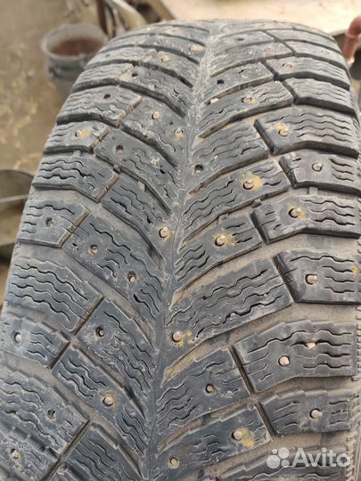 Michelin X-Ice North 215/65 R16