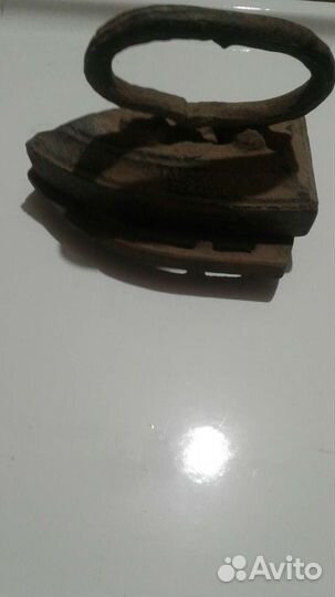 Утуг старинный маленький чугунный