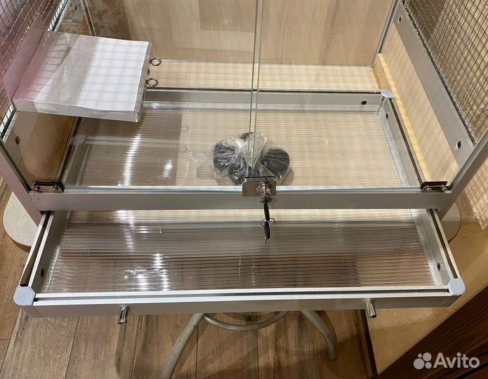 Клетка-витрина для шиншилл