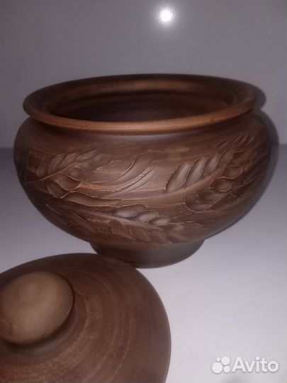 Глиняный горшок