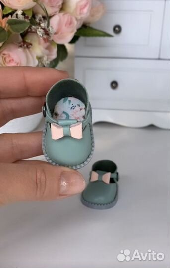 Обувь для кукол или игрушек