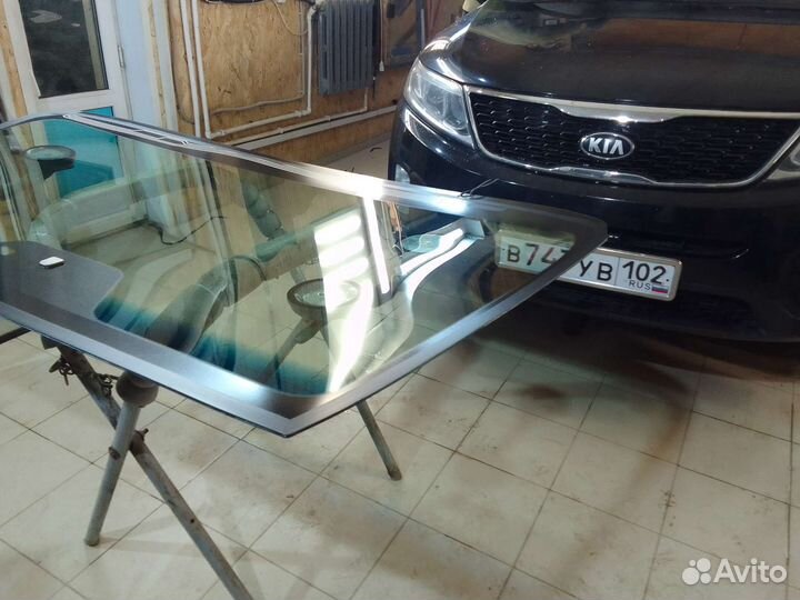 Лобовое стекло Киа Соренто 1