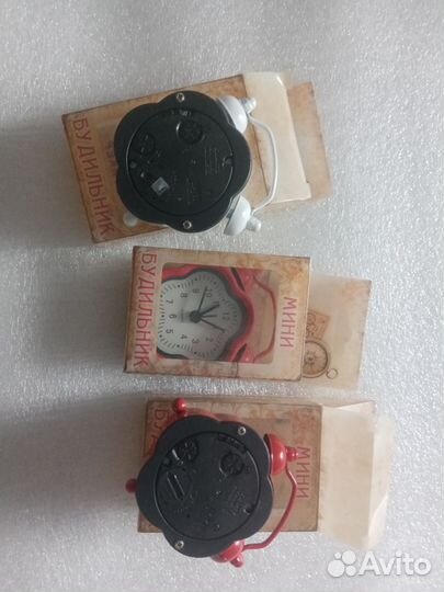 Часы будильник