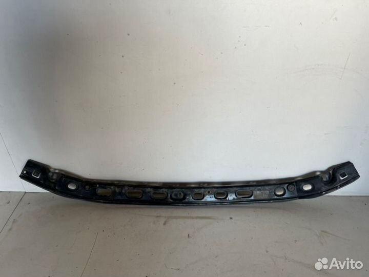 Крепление бампера металлическое переднее Toyota