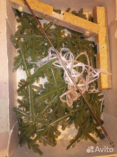 Ёлка, ёлочные украшения, маски