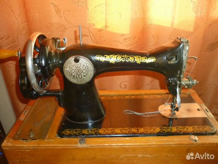 Швейная машинка Подольск 1А СССР