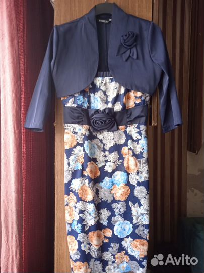 Нарядное женское платье 42-44