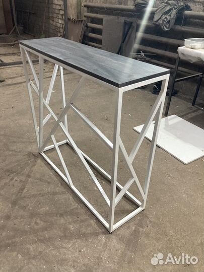 Консольный столик в прихожую