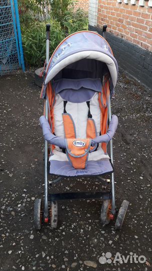 Продаю прогулочную детскую коляску трость