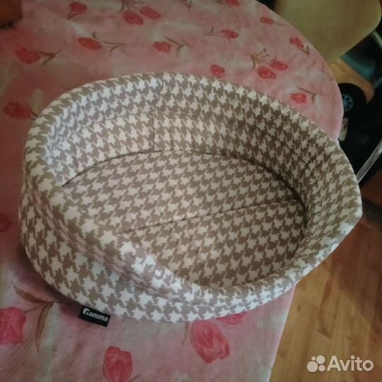 Лежанка для маленьких собак