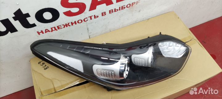 Фара передняя правая Kia Sportage 4