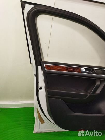 Обшивка двери (карта) передняя левая Volkswagen