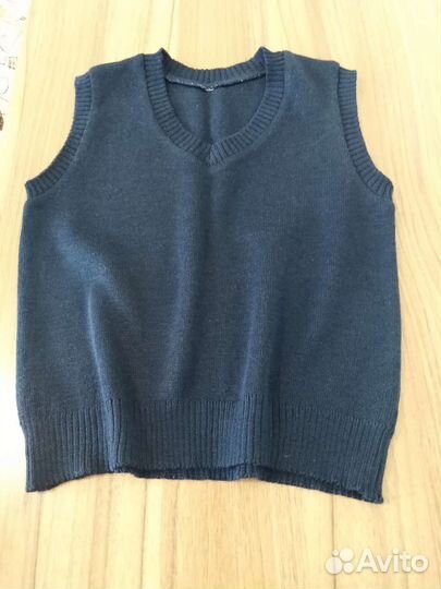Жилет для мальчика 5-7лет трикотажный