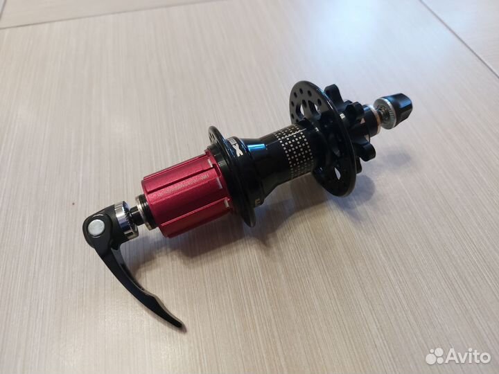 Втулка задняя Xenium XC-72 135 10mm 36H